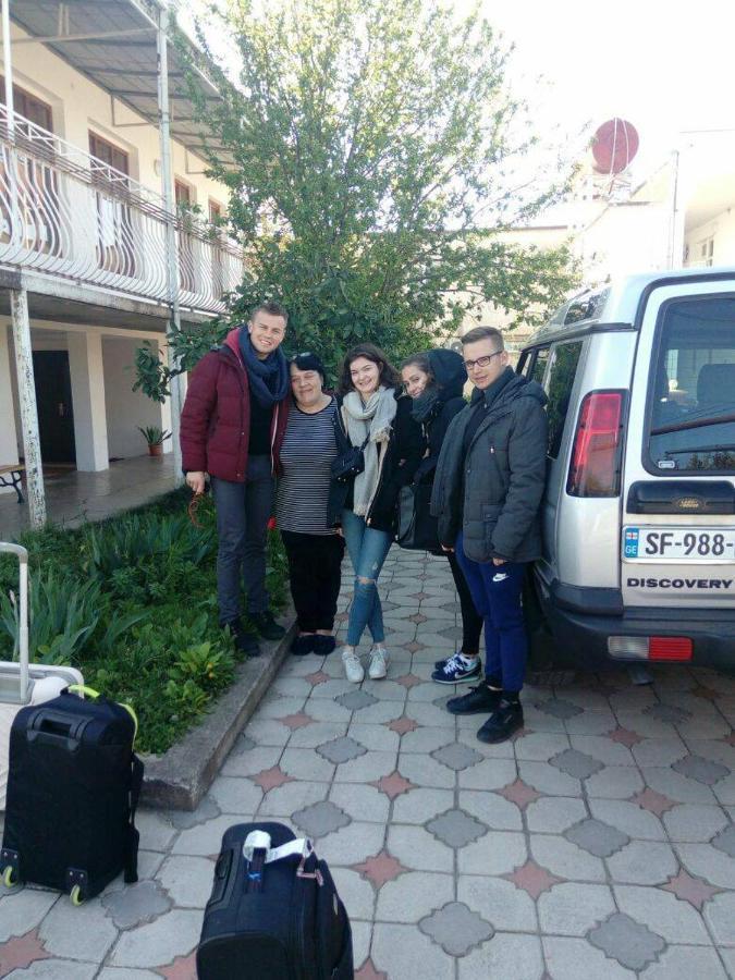 Guest House Nona Kutaisi Exterior foto