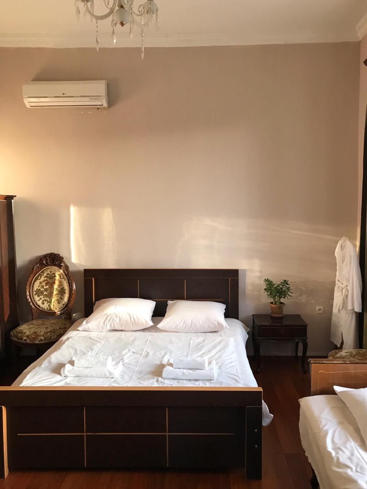 Guest House Nona Kutaisi Habitación foto