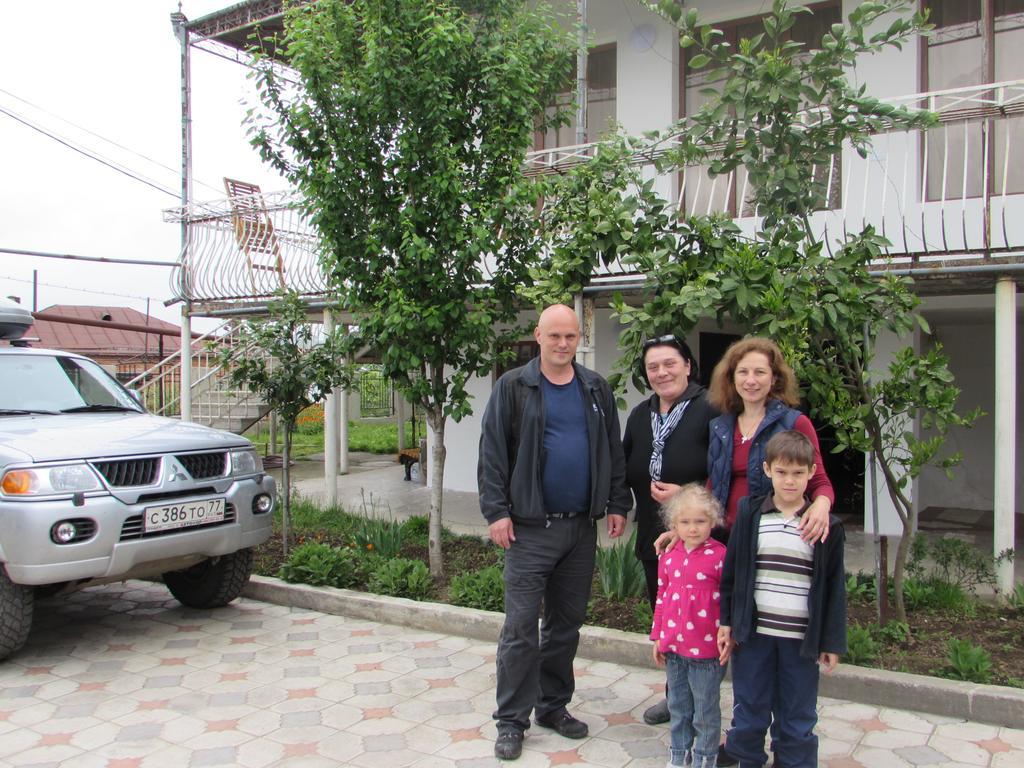 Guest House Nona Kutaisi Exterior foto