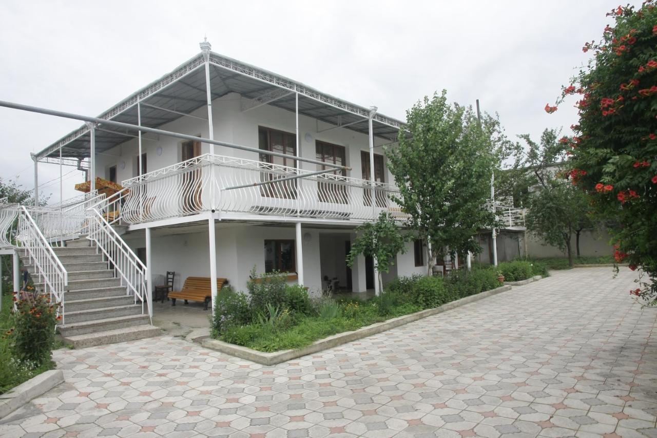 Guest House Nona Kutaisi Exterior foto